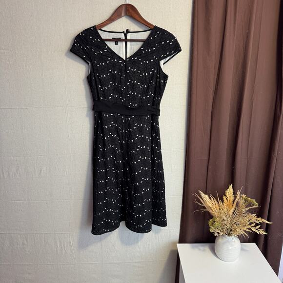 Talbots Size 6P Black Eyelet Fit & Flare Dress Cap Sleeve 100% Cotton - Picture 1 of 11